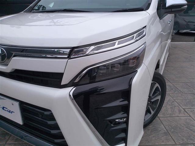 ヴォクシー ZS 煌III プリクラッシュ スマートキ アイスト DVD再生機能 記録簿付き 横滑り防止装置 ナビTV アルミ 三列シート WAC 盗難防止 オートエアコン キーレス ETC装備 パワステ メモリナビ クルコン(15枚目)