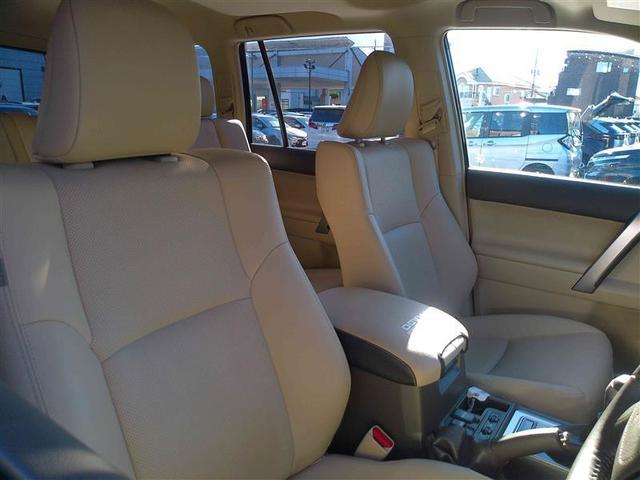 ランドクルーザープラド TX Lパッケージ マットブラックエディション オートクルーズ 踏み間違い防止装置 ワンオーナー車 セキュリティー 電動パワーシート アルミ DVD再生機能 ETC車載器 3列シート 地デジTV LEDヘッドライト キーレス 4WD サンルーフ(15枚目)