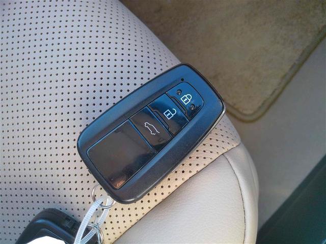 ランドクルーザープラド TX Lパッケージ マットブラックエディション オートクルーズ 踏み間違い防止装置 ワンオーナー車 セキュリティー 電動パワーシート アルミ DVD再生機能 ETC車載器 3列シート 地デジTV LEDヘッドライト キーレス 4WD サンルーフ(27枚目)