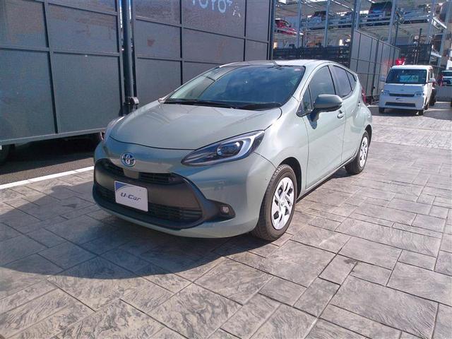 アクア Ｘ　踏み間違い防止　１００Ｖ　イモビ　ドライブレコーダー　ナビ　点検記録簿　ＬＥＤヘッドライト　スマートキー　横滑り防止機能　キーレスエントリー　ワンオーナー　オートクルーズ　オートエアコン　元試乗車（3枚目）