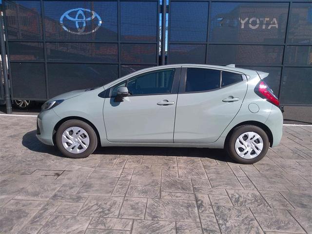 アクア Ｘ　踏み間違い防止　１００Ｖ　イモビ　ドライブレコーダー　ナビ　点検記録簿　ＬＥＤヘッドライト　スマートキー　横滑り防止機能　キーレスエントリー　ワンオーナー　オートクルーズ　オートエアコン　元試乗車（4枚目）