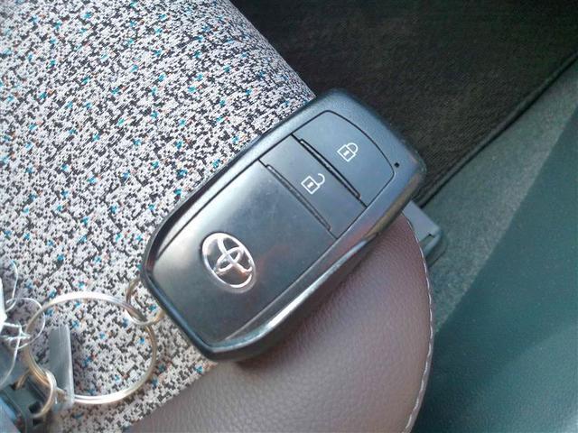 ヤリスクロス ハイブリッドZ クルーズC 横滑防止装置 リアカメラ ワンオーナー車 LEDライト メモリーナビゲーション 点検記録簿 盗難防止装置 ドライブレコーダー AW キーレス スマートキー ABS ナビ 4WD ETC(21枚目)