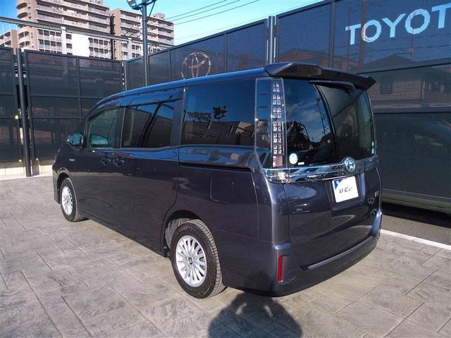 ヴォクシー ハイブリッドV スマートキープッシュスタート 盗難防止アラーム 記録簿有 DVD再生可 Bモニター オートクルーズ Wエアバック ナビTV ESC ETC車載器 リモコンキー PS LEDヘットライト 3列 アルミ(9枚目)