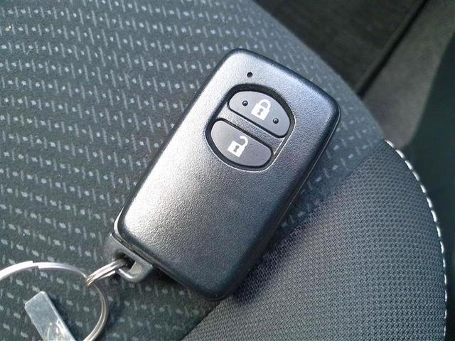 ヴィッツ ハイブリッドＵ　ドライブレコーダー　バックガイドモニター　衝突軽減システム　ワンオーナー車　地デジ　ＬＥＤヘッドライト　ＤＶＤ再生可　ＥＴＣ　オートエアコン　クルーズコントロール　メモリナビ　エアバッグ　キーフリー（28枚目）