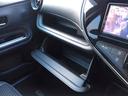 車検証などの保管に便利な小物入れがついております