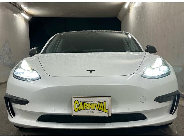 モデル３ ロングレンジ　ＡＷＤ　４ＷＤ・オートパイロット搭載・オールブラックプレミアムインテリア・カーバンパーツ多・カーボンリアスポ・１９インチＡＷ・コールドウェザー機能・スーパーチャージャーネットワークアクセス・チャデモアダプター（11枚目）