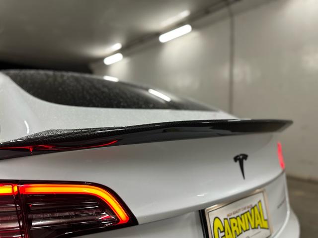 モデル３ ロングレンジ　ＡＷＤ　４ＷＤ・オートパイロット搭載・オールブラックプレミアムインテリア・カーバンパーツ多・カーボンリアスポ・１９インチＡＷ・コールドウェザー機能・スーパーチャージャーネットワークアクセス・チャデモアダプター（25枚目）