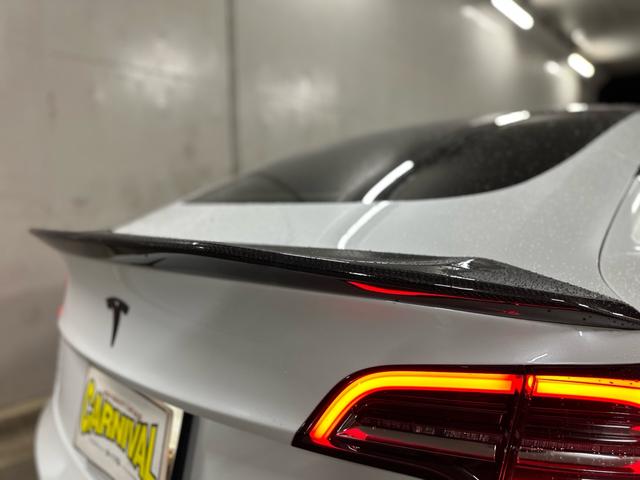 モデル３ ロングレンジ　ＡＷＤ　４ＷＤ・オートパイロット搭載・オールブラックプレミアムインテリア・カーバンパーツ多・カーボンリアスポ・１９インチＡＷ・コールドウェザー機能・スーパーチャージャーネットワークアクセス・チャデモアダプター（26枚目）
