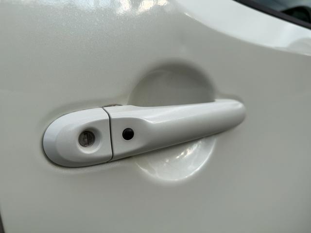 キューブ 15X Vセレクション エンブレム&ホイールキャップマットブラックペイント済・ヘッドライトコーティング済・禁煙車・タイヤ2023年式8部溝・純正HDDナビ・TV再生可・スマキー・Pスタート・リモコンスターター付・ETC(75枚目)