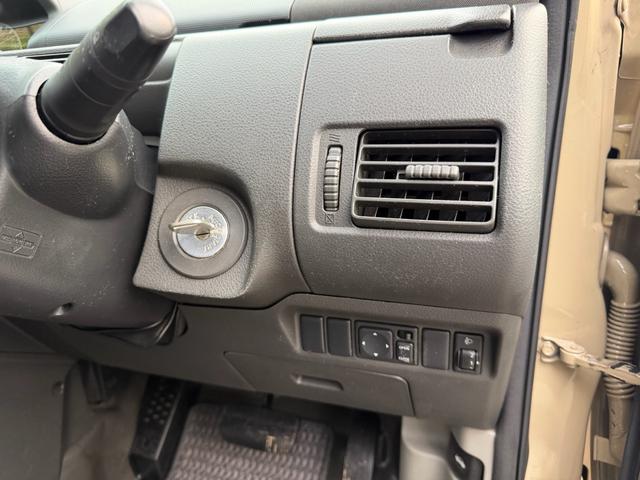 エクストレイル S New paintベージュIIカラー・オリジナルNISSANクラッシックグリル・各部マットブラックペイント・ブラックスチールホイール・ヨコハマジオランダータイヤ・車検2年渡・LEDヘッドライト(48枚目)