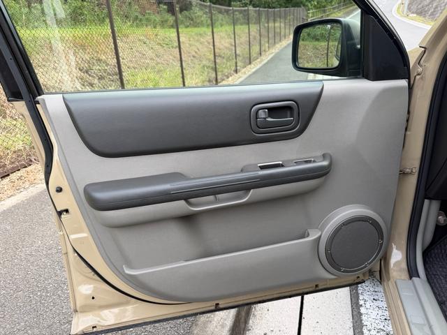 エクストレイル S New paintベージュIIカラー・オリジナルNISSANクラッシックグリル・各部マットブラックペイント・ブラックスチールホイール・ヨコハマジオランダータイヤ・車検2年渡・LEDヘッドライト(53枚目)