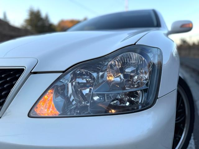 クラウン アスリート　６０ｔｈスペシャルエディション　ＴＥＩＮフルタップ車高調・社外１９インチＡＷ・純正エアロ・ＯＰグリル・モケットＰＷシート・フルスマートキー・Ｐスタ・Ｖ６・社外タワーバー・外装＆内装美・各機関良・ＥＴＣ・純正ＨＤＤナビ・バックカメラ（8枚目）