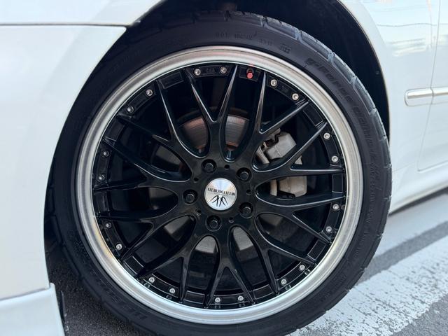 クラウン アスリート　６０ｔｈスペシャルエディション　ＴＥＩＮフルタップ車高調・社外１９インチＡＷ・純正エアロ・ＯＰグリル・モケットＰＷシート・フルスマートキー・Ｐスタ・Ｖ６・社外タワーバー・外装＆内装美・各機関良・ＥＴＣ・純正ＨＤＤナビ・バックカメラ（10枚目）