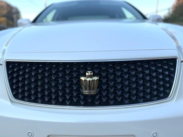 クラウン アスリート　６０ｔｈスペシャルエディション　ＴＥＩＮフルタップ車高調・社外１９インチＡＷ・純正エアロ・ＯＰグリル・モケットＰＷシート・フルスマートキー・Ｐスタ・Ｖ６・社外タワーバー・外装＆内装美・各機関良・ＥＴＣ・純正ＨＤＤナビ・バックカメラ（14枚目）