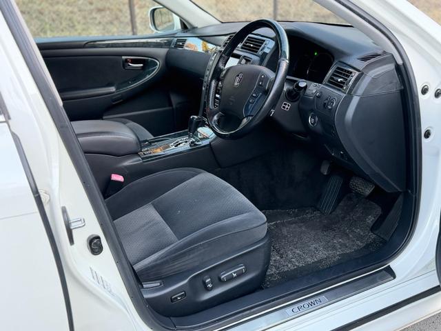 クラウン アスリート　６０ｔｈスペシャルエディション　ＴＥＩＮフルタップ車高調・社外１９インチＡＷ・純正エアロ・ＯＰグリル・モケットＰＷシート・フルスマートキー・Ｐスタ・Ｖ６・社外タワーバー・外装＆内装美・各機関良・ＥＴＣ・純正ＨＤＤナビ・バックカメラ（54枚目）