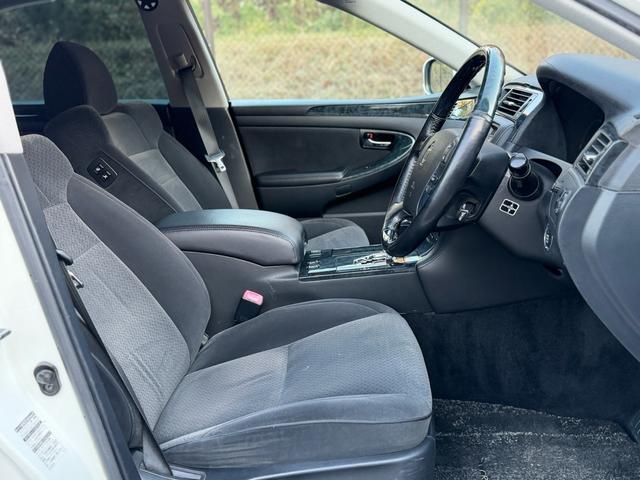 クラウン アスリート　６０ｔｈスペシャルエディション　ＴＥＩＮフルタップ車高調・社外１９インチＡＷ・純正エアロ・ＯＰグリル・モケットＰＷシート・フルスマートキー・Ｐスタ・Ｖ６・社外タワーバー・外装＆内装美・各機関良・ＥＴＣ・純正ＨＤＤナビ・バックカメラ（55枚目）