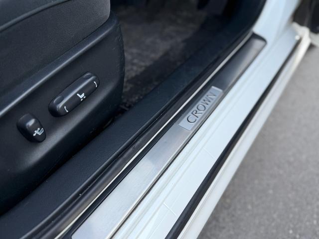 クラウン アスリート　６０ｔｈスペシャルエディション　ＴＥＩＮフルタップ車高調・社外１９インチＡＷ・純正エアロ・ＯＰグリル・モケットＰＷシート・フルスマートキー・Ｐスタ・Ｖ６・社外タワーバー・外装＆内装美・各機関良・ＥＴＣ・純正ＨＤＤナビ・バックカメラ（56枚目）