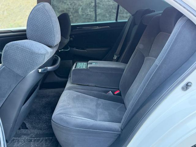 クラウン アスリート　６０ｔｈスペシャルエディション　ＴＥＩＮフルタップ車高調・社外１９インチＡＷ・純正エアロ・ＯＰグリル・モケットＰＷシート・フルスマートキー・Ｐスタ・Ｖ６・社外タワーバー・外装＆内装美・各機関良・ＥＴＣ・純正ＨＤＤナビ・バックカメラ（58枚目）