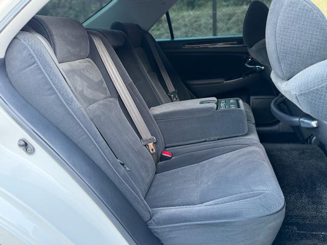 クラウン アスリート　６０ｔｈスペシャルエディション　ＴＥＩＮフルタップ車高調・社外１９インチＡＷ・純正エアロ・ＯＰグリル・モケットＰＷシート・フルスマートキー・Ｐスタ・Ｖ６・社外タワーバー・外装＆内装美・各機関良・ＥＴＣ・純正ＨＤＤナビ・バックカメラ（62枚目）