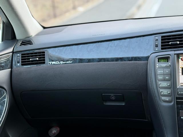 クラウン アスリート　６０ｔｈスペシャルエディション　ＴＥＩＮフルタップ車高調・社外１９インチＡＷ・純正エアロ・ＯＰグリル・モケットＰＷシート・フルスマートキー・Ｐスタ・Ｖ６・社外タワーバー・外装＆内装美・各機関良・ＥＴＣ・純正ＨＤＤナビ・バックカメラ（70枚目）