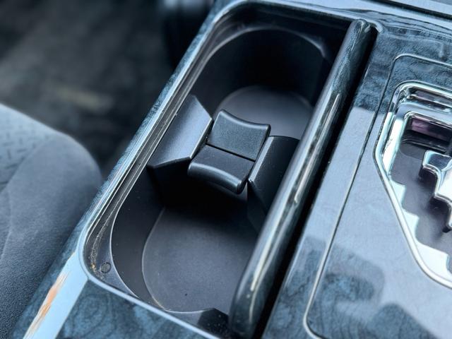 クラウン アスリート　６０ｔｈスペシャルエディション　ＴＥＩＮフルタップ車高調・社外１９インチＡＷ・純正エアロ・ＯＰグリル・モケットＰＷシート・フルスマートキー・Ｐスタ・Ｖ６・社外タワーバー・外装＆内装美・各機関良・ＥＴＣ・純正ＨＤＤナビ・バックカメラ（76枚目）