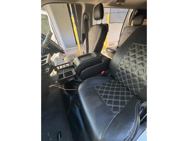 ハイエースバン スーパーGL ダークプライム ディーゼルターボ・CRS社外AW・シートカバー・両側パワースライド・社外グリル・モデリスタFエアロ・社外オーバーフェンダー・車検R8年9月・DPF洗浄クリーニング済・ETC(10枚目)