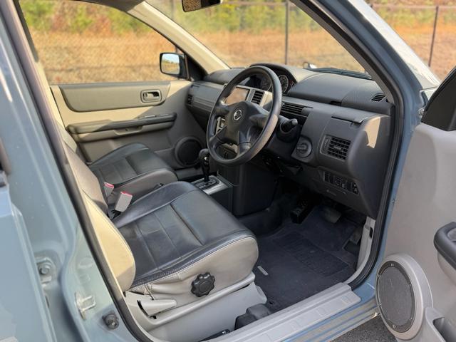 エクストレイル Ｓ　ＮｅｗｐａｉｎｔアーバングレーＩＩ・オリジナル日産グリル付・２インチリフトＵＰ・ヘッドライトブラックアウト・社外１６インチＡＷ・ＢＦ　Ｇｏｏｄｒｉｃｈタイヤ・社外ＳＤナビ・ＢＴ再生可・バックカメラ（50枚目）