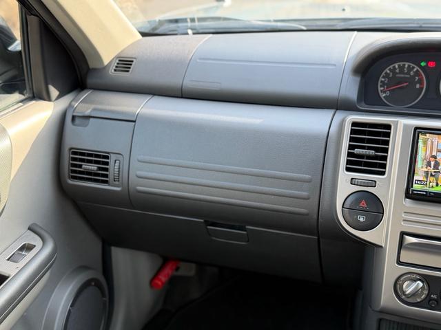 エクストレイル Ｓ　ＮｅｗｐａｉｎｔアーバングレーＩＩ・オリジナル日産グリル付・２インチリフトＵＰ・ヘッドライトブラックアウト・社外１６インチＡＷ・ＢＦ　Ｇｏｏｄｒｉｃｈタイヤ・社外ＳＤナビ・ＢＴ再生可・バックカメラ（67枚目）