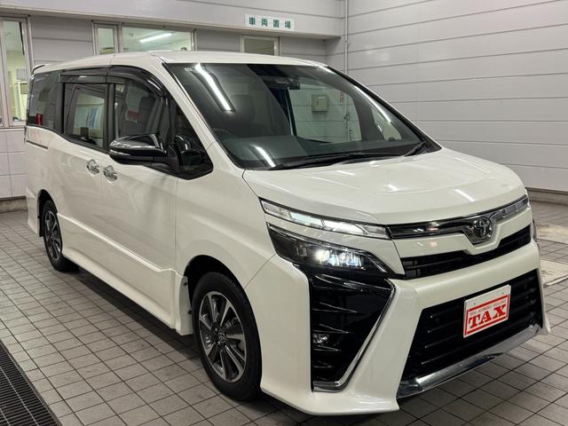 ヴォクシー ＺＳ　煌ＩＩＩ　純正１０インチ・ナビ・ＴＶ・バックカメラ・１２．１型後席モニター・ＴＶキット・コックスボディダンパー・両側パワースライドドア・トヨタセーフティーセンス・パーキングサポートブレーキ・クリアランスソナー（3枚目）