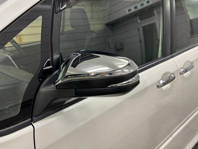 ヴォクシー ＺＳ　煌ＩＩＩ　純正１０インチ・ナビ・ＴＶ・バックカメラ・１２．１型後席モニター・ＴＶキット・コックスボディダンパー・両側パワースライドドア・トヨタセーフティーセンス・パーキングサポートブレーキ・クリアランスソナー（10枚目）