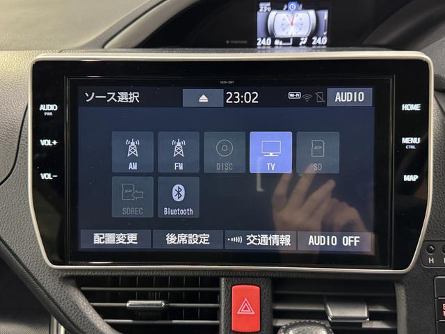 ヴォクシー ＺＳ　煌ＩＩＩ　純正１０インチ・ナビ・ＴＶ・バックカメラ・１２．１型後席モニター・ＴＶキット・コックスボディダンパー・両側パワースライドドア・トヨタセーフティーセンス・パーキングサポートブレーキ・クリアランスソナー（19枚目）