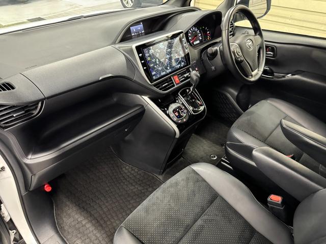 ヴォクシー ＺＳ　煌ＩＩＩ　純正１０インチ・ナビ・ＴＶ・バックカメラ・１２．１型後席モニター・ＴＶキット・コックスボディダンパー・両側パワースライドドア・トヨタセーフティーセンス・パーキングサポートブレーキ・クリアランスソナー（26枚目）