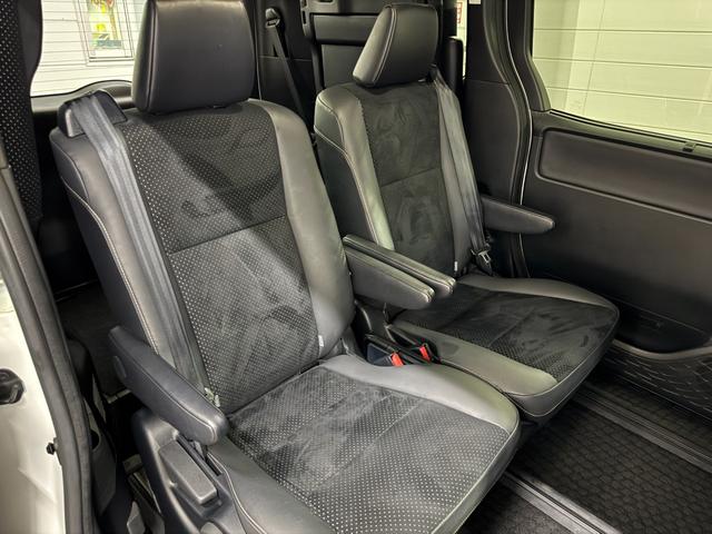 ヴォクシー ＺＳ　煌ＩＩＩ　純正１０インチ・ナビ・ＴＶ・バックカメラ・１２．１型後席モニター・ＴＶキット・コックスボディダンパー・両側パワースライドドア・トヨタセーフティーセンス・パーキングサポートブレーキ・クリアランスソナー（29枚目）