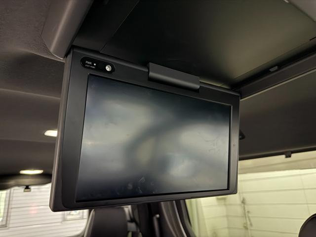 ヴォクシー ＺＳ　煌ＩＩＩ　純正１０インチ・ナビ・ＴＶ・バックカメラ・１２．１型後席モニター・ＴＶキット・コックスボディダンパー・両側パワースライドドア・トヨタセーフティーセンス・パーキングサポートブレーキ・クリアランスソナー（31枚目）