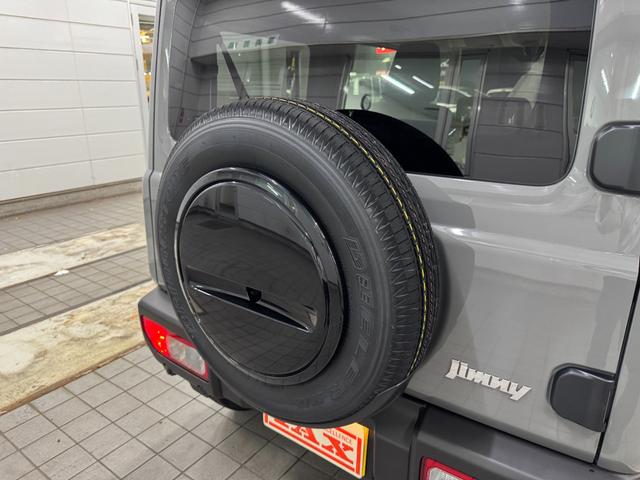ジムニー ＸＣ　登録届出済未使用車・スズキセーフティサポート・車線逸脱警報・リヤパーキングセンサー・ＬＥＤヘッドライト・シートヒーター・フォグランプ・純正１６ｉｎアルミ・スマートキー（12枚目）