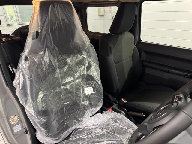 ジムニー ＸＣ　登録届出済未使用車・スズキセーフティサポート・車線逸脱警報・リヤパーキングセンサー・ＬＥＤヘッドライト・シートヒーター・フォグランプ・純正１６ｉｎアルミ・スマートキー（25枚目）