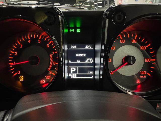 ジムニー ＸＣ　登録届出済未使用車・スズキセーフティサポート・車線逸脱警報・リヤパーキングセンサー・ＬＥＤヘッドライト・シートヒーター・フォグランプ・純正１６ｉｎアルミ・スマートキー（16枚目）