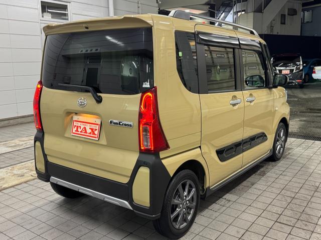 タント ファンクロス　社外ディスプレイオーディオ・バックカメラ・スマートアシスト・両側パワースライドドア・シートヒーター・ＬＥＤヘッドライト・純正１４ｉｎアルミ・ＥＴＣ（5枚目）