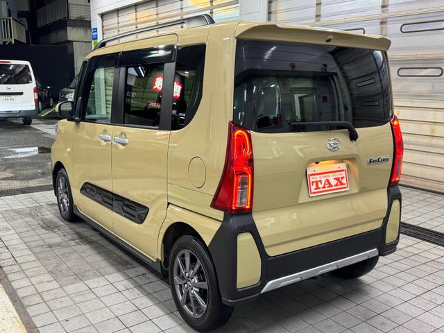 タント ファンクロス　社外ディスプレイオーディオ・バックカメラ・スマートアシスト・両側パワースライドドア・シートヒーター・ＬＥＤヘッドライト・純正１４ｉｎアルミ・ＥＴＣ（7枚目）