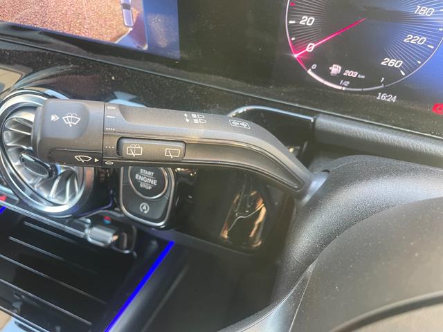 Ｂクラス Ｂ２００ｄ　ＡＭＧラインパッケージ　ＡＭＧライン　後期型　メモリー付きパワーシート　シートヒーター　アンビエントライト　レーダーセーフティパッケージ　メルセデスケア継承（12枚目）