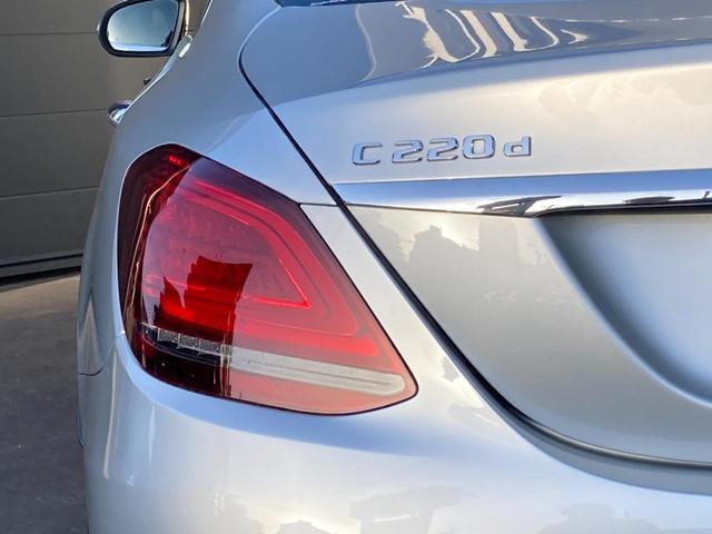 Ｃクラス Ｃ２２０ｄローレウスエディションスポーツプラスパック　本革　ＡＭＧスタイリングパッケージ　パノラマスライディングルーフ　ヘッドアップディスプレイ　ブルメスターサラウンドサウンドシステム　シートベンチレーター　シートヒーター　パフュームアトマイザー（5枚目）