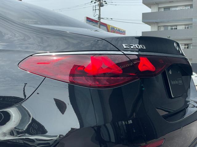 Ｅクラス Ｅ２００　アバンギャルド　ＡＭＧラインパッケージ　デモカーアップ／レザーエクスクルーシブＰ／黒本革シート／アドバンストＰ／デジタルインテリアＰ／Ｂｕｒｍｅｓｔｅｒ／シートヒーター／シートベンチレーター／メモリー付パワーシート／ヘッドアップディスプレイ（11枚目）