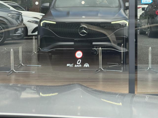 ＥＱＢ ＥＱＢ２５０＋　ＡＭＧラインパッケージ　デモカー　ＡＭＧライン　ＡＭＧレザーエクスクルージブパッケージ　コンフォートパッケージ　パノラマスライディングルーフ　本革　レーダセーフティパッケージ　シートヒーター　自動開閉トランクリッド（39枚目）