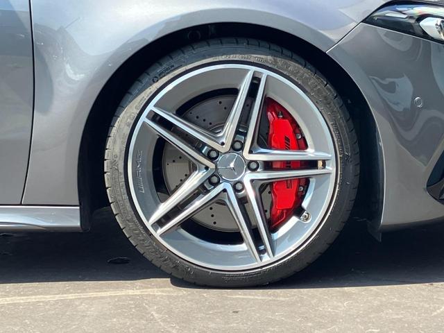 Ａクラス Ａ４５　Ｓ　４マチック＋　新車保証継承／認定中古車保証２年付／サンルーフ／ＡＭＧパフォーマンスパッケージ／パフォーマンスシート／ＡＭＧライドコントロールサスペンション／前席シートヒーター／前席ベンチレーター／電動リアゲート（6枚目）