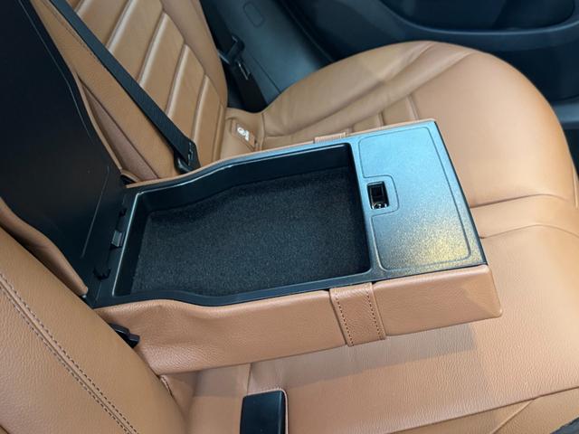 ＧＬＣ ＧＬＣ４３　４マチッククーペ　レーダーセーフティパッケージ／レザーエクスクルーシブパッケージ／シートヒーター／シートベンチレーター／ＭＢＵＸ／電動パワーゲート／クルーズコントロール（18枚目）