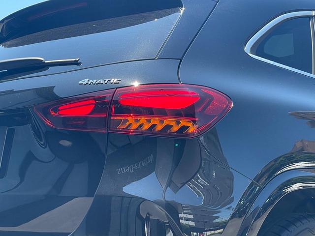 ＧＬＡクラス ＧＬＡ２００ｄ　４Ｍ　　ＡＭＧレザエクスクルーシブＰ　ＡＭＧレザーエクスクルーシブパッケージ　本革シート（クラシックレッド／ブラック）　パノラミックスライディングルーフ　ＡＭＧラインパッケージ　スポーツシート　スポーツブレーキ　マルチビームＬＥＤヘッドラ（12枚目）