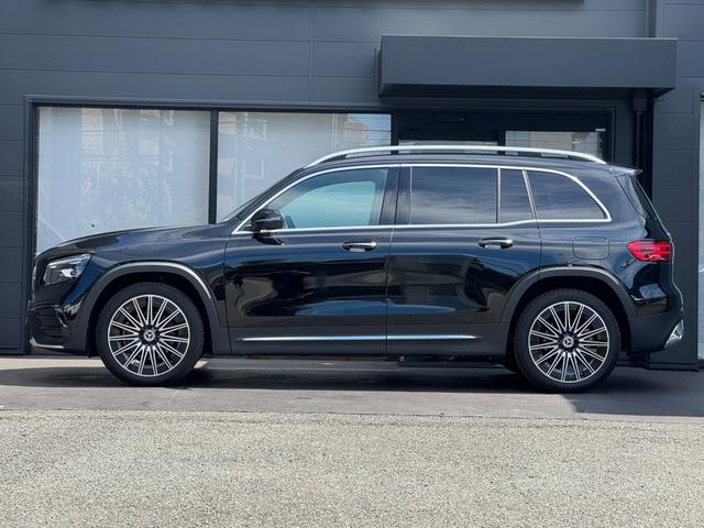 GLB GLB200d 4マチック AMGラインパッケージ AMGライン/ダイレクトステアリング/アダブティブダンピングシステム付サスペンション/アダブティブハイビームアシスト・プラス/マルチビームLEDヘッドライト/プライバシーガラス/スポーツブレーキ(3枚目)