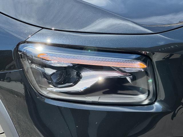 GLB GLB200d 4マチック AMGラインパッケージ AMGライン/ダイレクトステアリング/アダブティブダンピングシステム付サスペンション/アダブティブハイビームアシスト・プラス/マルチビームLEDヘッドライト/プライバシーガラス/スポーツブレーキ(6枚目)