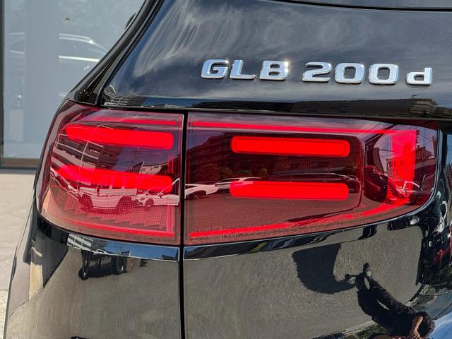 GLB GLB200d 4マチック AMGラインパッケージ AMGライン/ダイレクトステアリング/アダブティブダンピングシステム付サスペンション/アダブティブハイビームアシスト・プラス/マルチビームLEDヘッドライト/プライバシーガラス/スポーツブレーキ(8枚目)