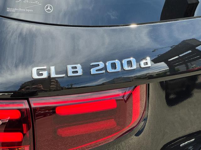 GLB GLB200d 4マチック AMGラインパッケージ AMGライン/ダイレクトステアリング/アダブティブダンピングシステム付サスペンション/アダブティブハイビームアシスト・プラス/マルチビームLEDヘッドライト/プライバシーガラス/スポーツブレーキ(9枚目)